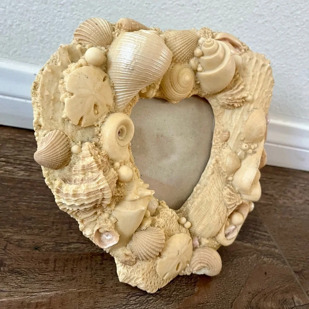 Seashell Heart-Shaped Photo Frame 7/8 inch